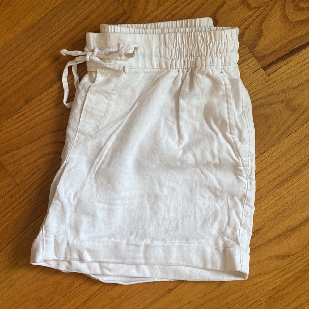 White Linen Shorts with Draw String and Pockets